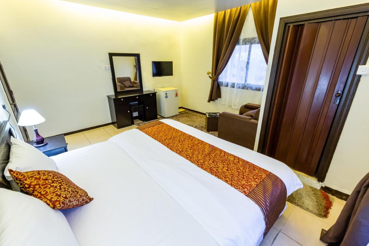 Al Eairy Furnished Apartments- Jeddah 1 Buitenkant foto
